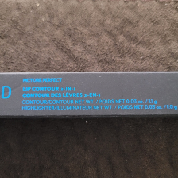 NEW Cargo_HD Picture Perfect Lip Contour~2-in-One~Lipstick~Deep Wine - Picture 6 of 6